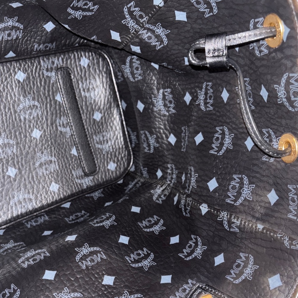 MCM Black and White Reversible Leather/canvas Tote - Picture 7 of 12